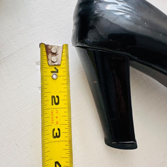 Yves Saint Laurent Shoes - Black Patent Leather - Size 9.5 - Picture 6 of 15